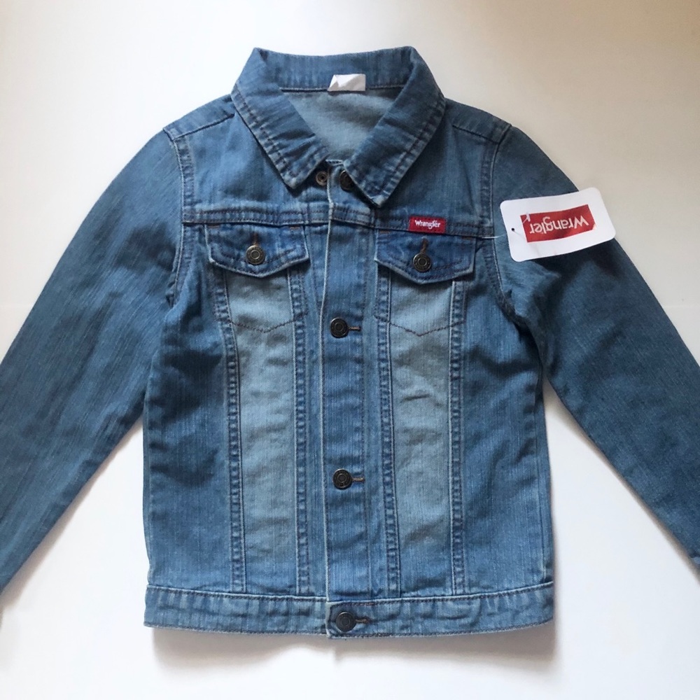 NWT Girl’s wrangler jeans jacket size 5T